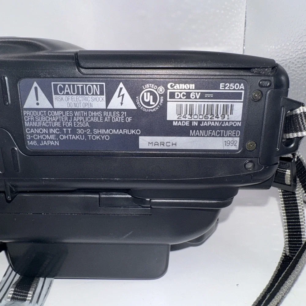 Canon E250A Camcorder Canovision plus extras in Case, w/battery&charger UNTESTED